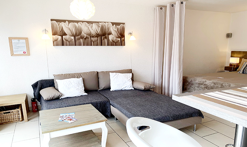 renting naturist cap agde